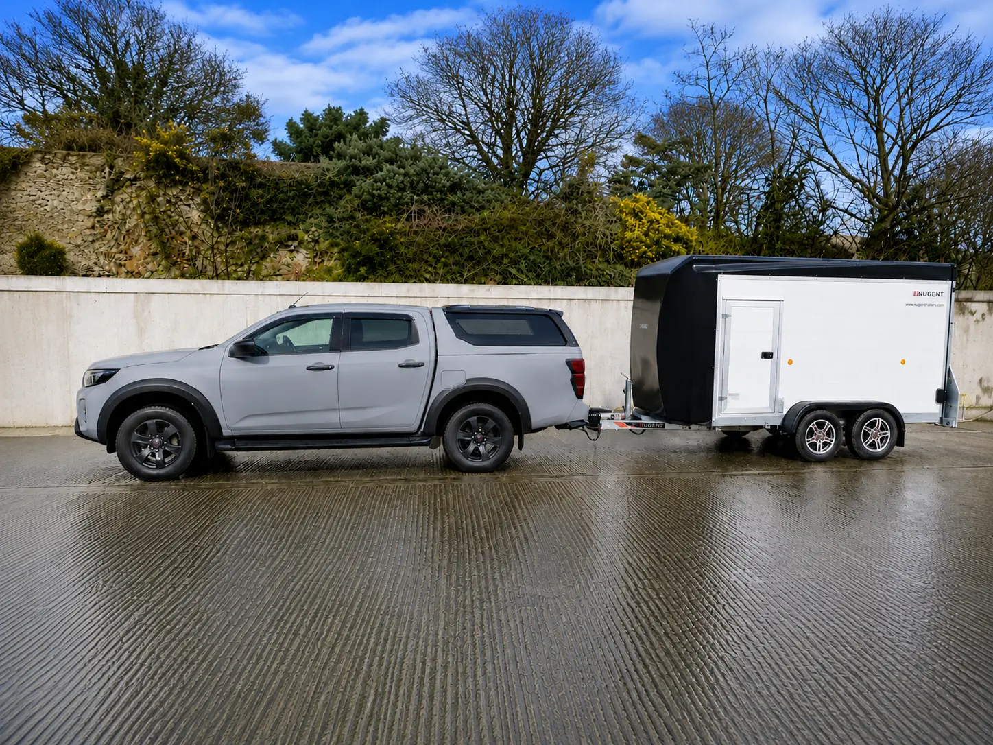 Corlea Livestock mobile embryo flushing unit and laboratory trailer